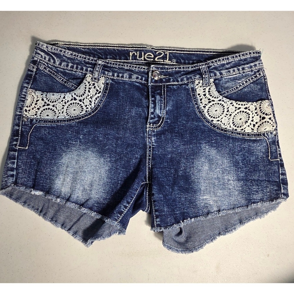 Rue21 Curvy Plus Denim Shorts 16R Acid Wash Crochet Lace Rhinestone Cutoff 3"